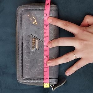 GUESS Wallet